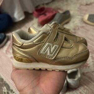 New Balance Infant size 5.5 Velcro sneakers gold